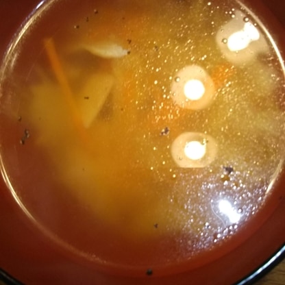 スープのもとを少し減らしたのですが、数滴なのに醤油がきいて美味しかったです！温まりましたー★ご馳走さまです。